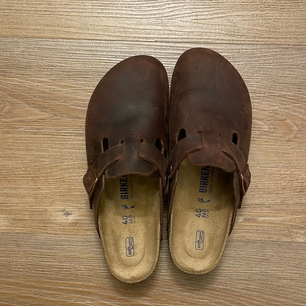 Brown oiled leather Birkenstock Boston Clogs